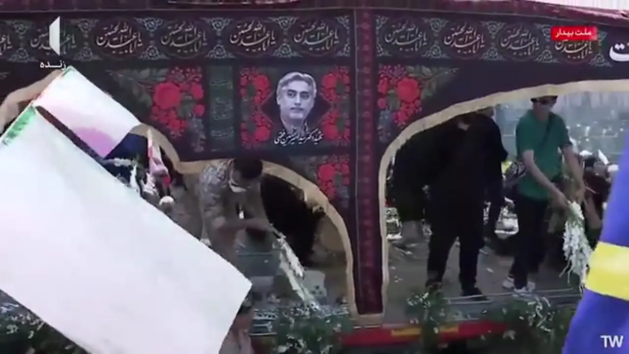 احترام نظامی دانشجویان شریف به پیکر سرداران شهید