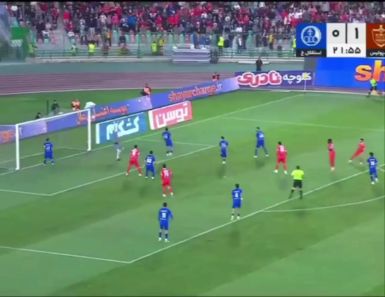 شوت عمری با واکنش دروازه‌بان استقلال خوزستان به کرنر رفت