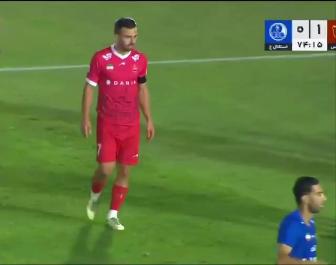 لحظه اعلام پنالتی به سود پرسپولیس با خطا روی سروش رفیعی