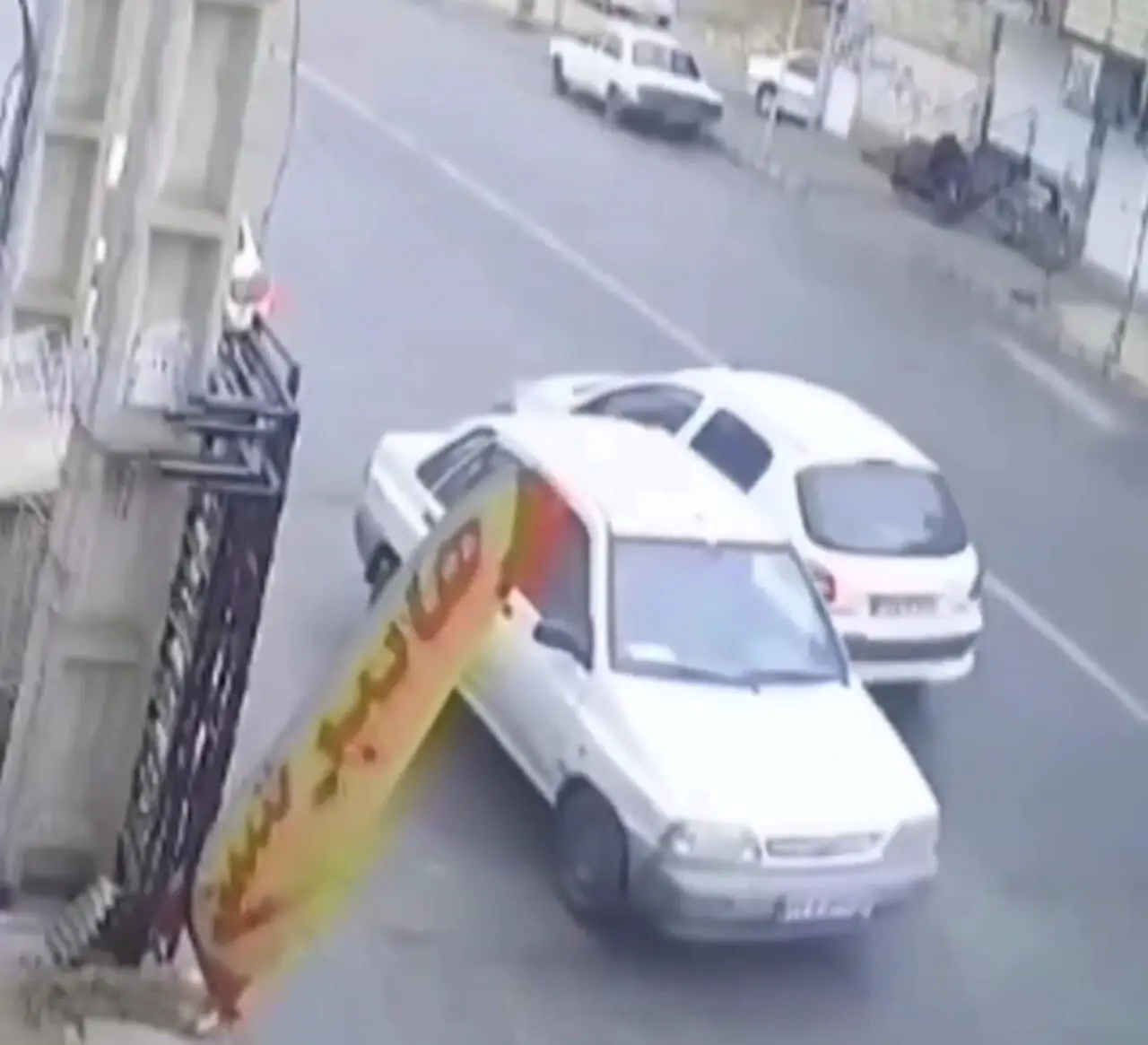 لحظه زیر گرفتن عمدی یک روحانی در یزد/ عامل حادثه دستگیر شد