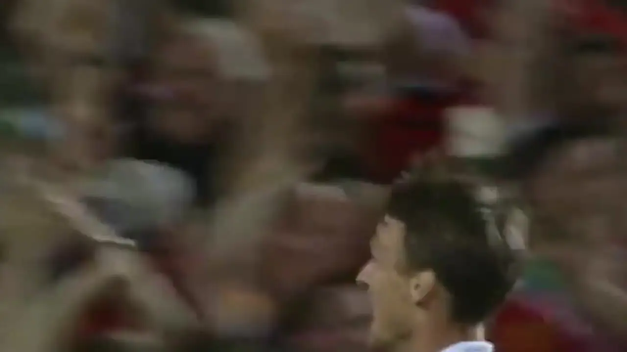 تعویض طلایی سر الکس و تکمیل سه‌گانه