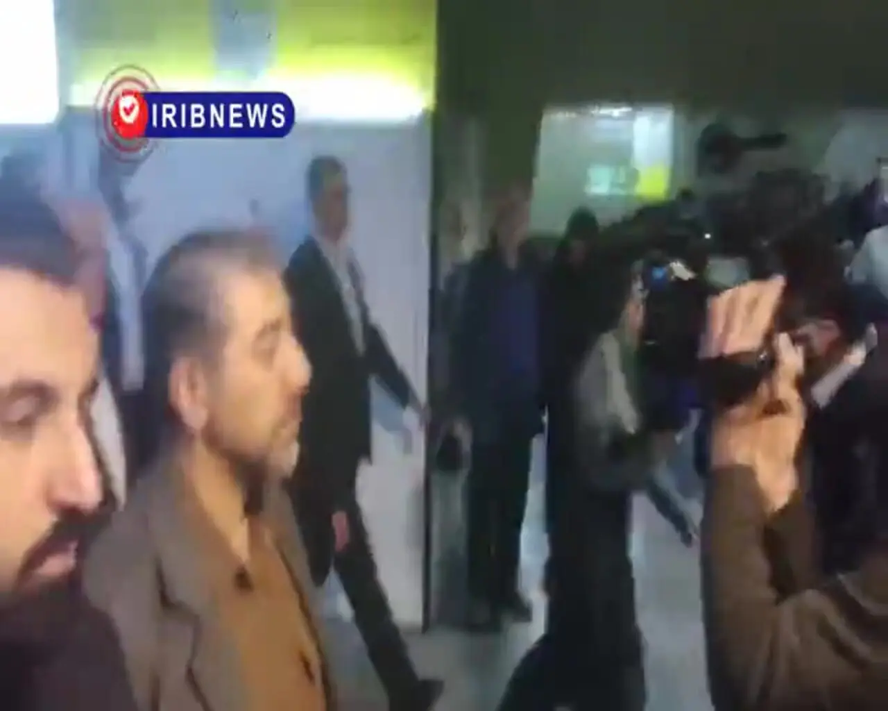 حضور متفاوت پزشکیان در ۲۲ بهمن؛ با مترو آمد