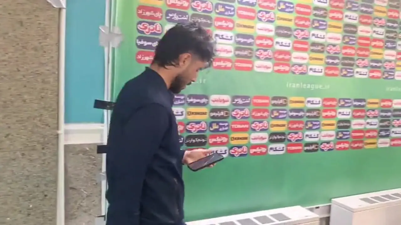 بازیکنان پیکان و مس بدون مصاحبه ورزشگاه را ترک کردند