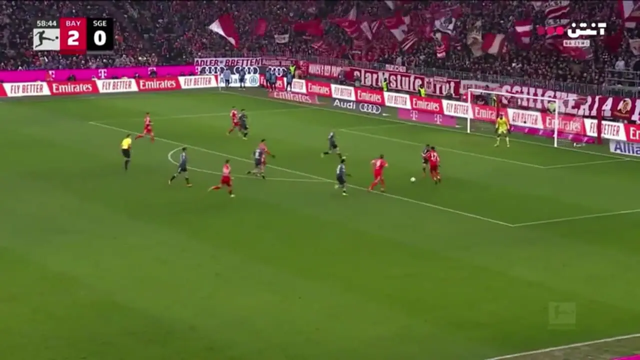 خلاصه بازی بایرن مونیخ 3 - آینتراخت فرانکفورت 2