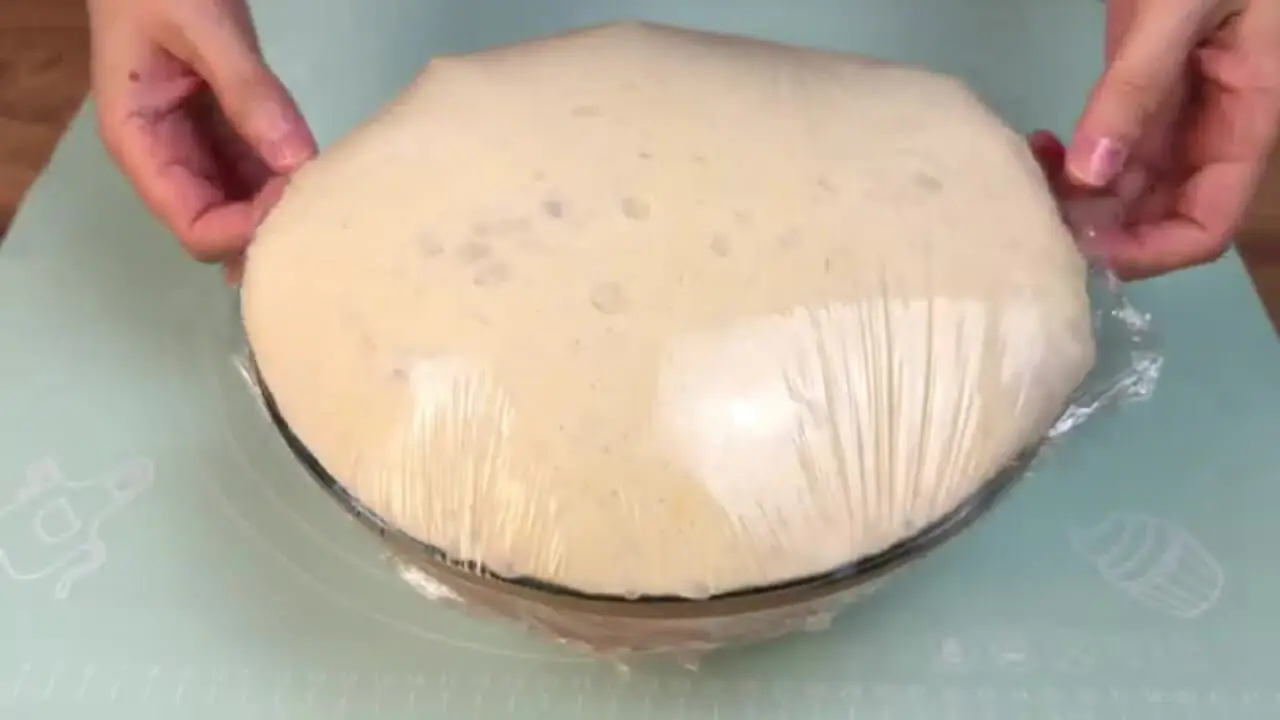 طرز تهیه نان | دیگه نون نمی‌خریم؛ با ۳ پیمانه آرد و هواپز، نان تازه در ۳۰ دقیقه!