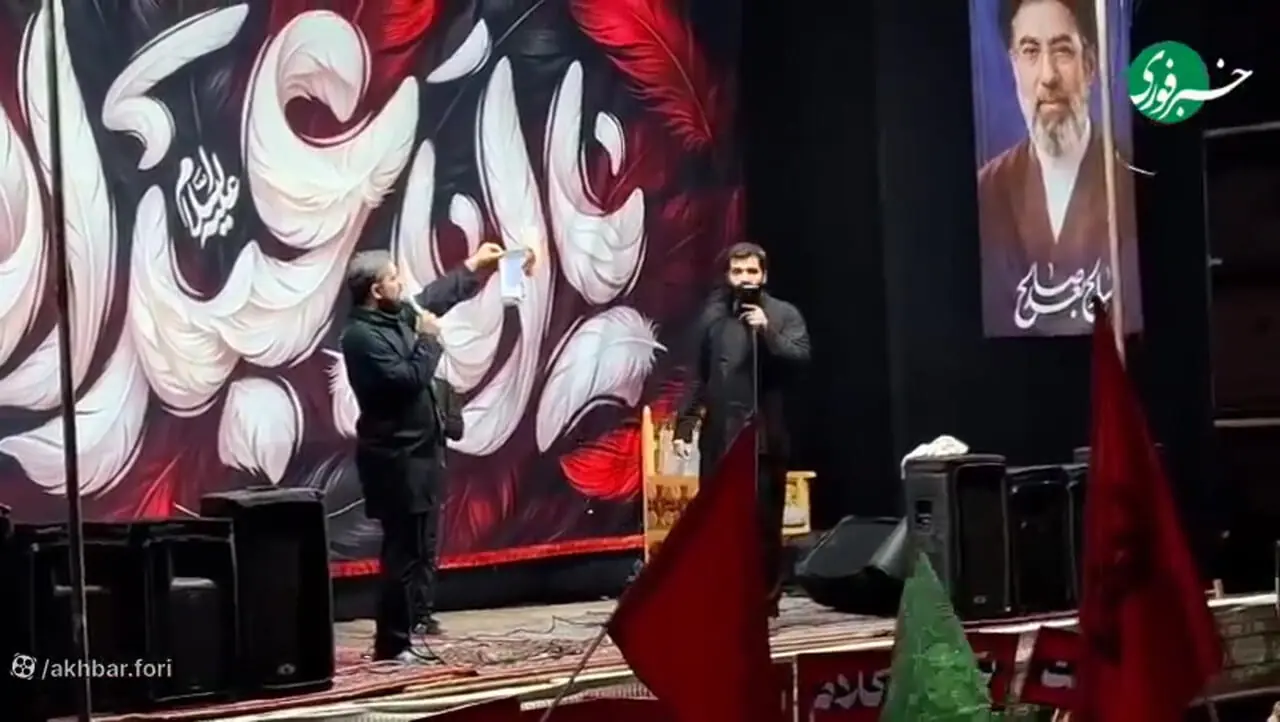 آتش زدن نمادین متن تفاهم‌نامه ایران و آمریکا توسط یک مداح