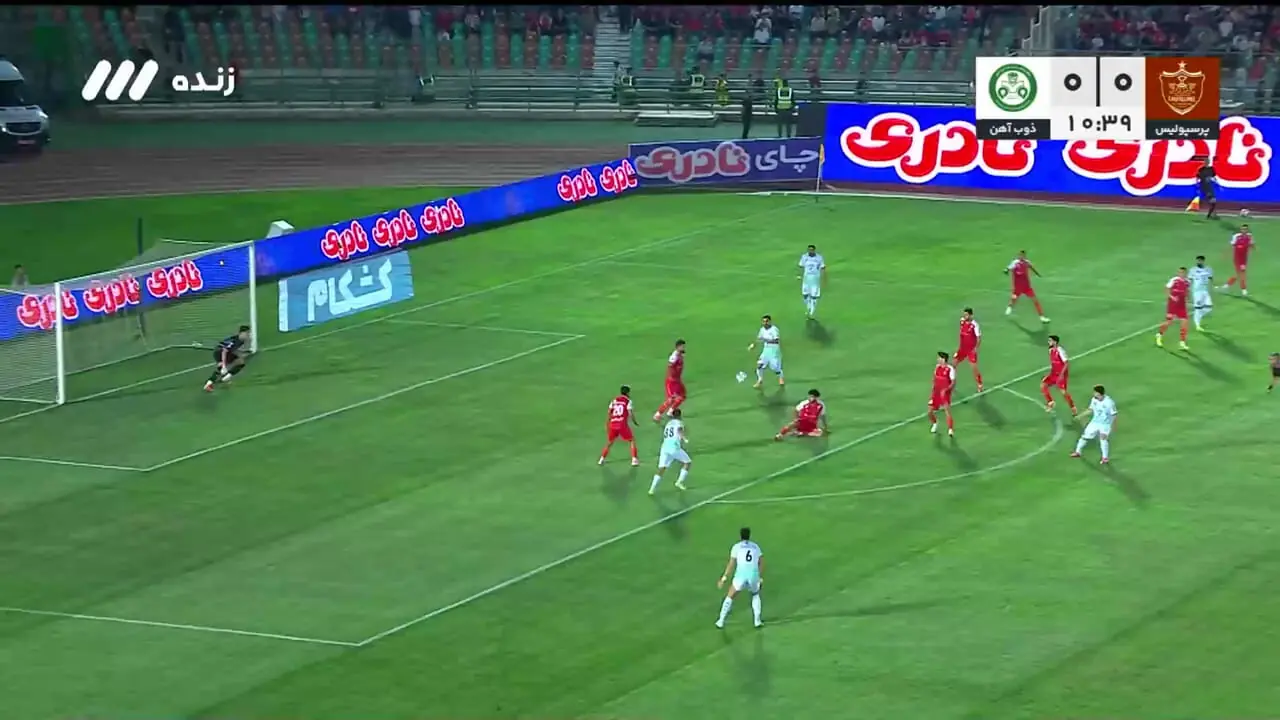 اعتراض ذوبی‌ها به داور؛ صحنه مشکوک به پنالتی در محوطه جریمه پرسپولیس